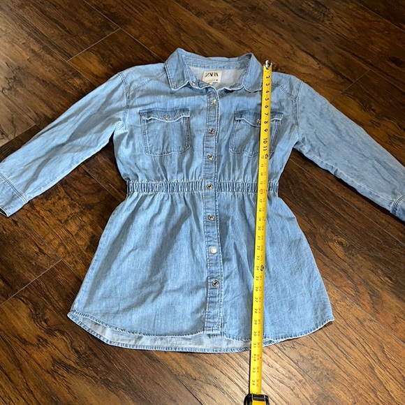 Zara Denim Light Whitewashed Dull Fade Soft Denim Snap Elastic Waist Shirt Dress - Picture 2 of 11